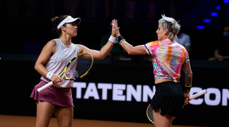 April 25, 2021, STUTTGART, GERMANY: Desirae Krazwczyk & Bethanie Mattek-Sands of the United States in action during the doubles final of the 2021 Porsche Tennis Grand Prix WTA, Tennis Damen 500 tournament STUTTGART GERMANY - ZUMAa181 20210425_zaa_a181_296 Copyright: xRobxPrangex