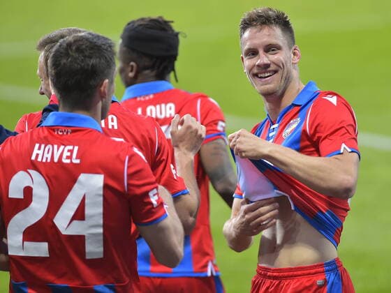 Utkani 29. kola prvni fotbalove ligy: Viktoria Plzen - 1. FC Slovacko, 24. dubna 2021 v Plzni. Hraci Plzne se raduji z golu, vpravo strelec branky Lukas Kalvach. CTKPhotoP2021042406288  cha06