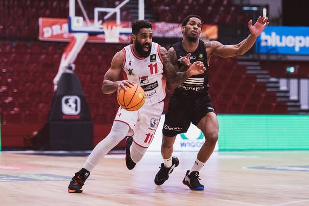 ProA Playoffs Artland Dragons vs Science City Jena, 26 04 2021 Gerel David Simmons Artland Dragons, 11 , Frederick Zamal Nixon Science City Jena, 5 ProA Playoffs Artland Dragons vs Science City Jena on 26 04 2021 in Quakenbrueck Artland Arena , Germany, Copyright: xBEAUTIFULxSPORTS Neddermannx