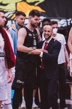ProA Playoffs Artland Dragons vs Science City Jena, 26 04 2021 Julius Wolf Science City Jena, 10 , Tuna Isler Artland Dragons, Head Coach ProA Playoffs Artland Dragons vs Science City Jena on 26 04 2021 in Quakenbrueck Artland Arena , Germany, Copyright: xBEAUTIFULxSPORTS Neddermannx