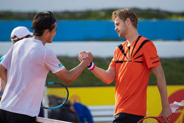 Taro Daniel congratulates winner Yannick Hanfmann GER at the net Tennis BMW Open 2021 ATP MTTC Iphitos Munich Germany 27 April 2021 Copyright: xJuergenxHasenkopfx