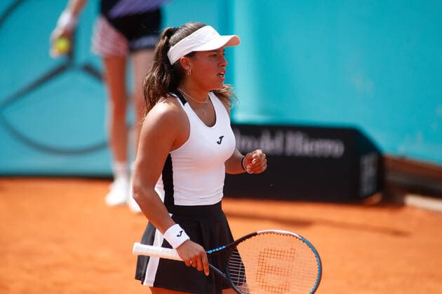 April 27, 2021, MADRID, MADRID, SPAIN: Jessica Bouzas Maneiro of Spain gestures during his Women s Singles match against Aliaksandra Sasnovich of Belarus on Qualify day one of the WTA, Tennis Damen 1000 - Mutua Madrid Open 2021 at La Caja Magica on April 27, 2021 in Madrid, Spain. MADRID SPAIN - ZUMAa181 20210427_zaa_a181_117 Copyright: xOscarxJ.xBarrosox