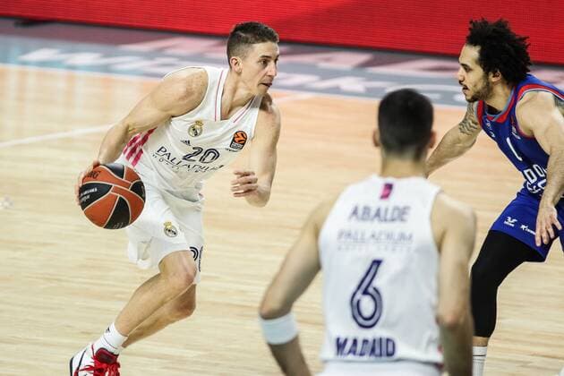 Mandatory Credit: Photo by Irina R Hipolito Shutterstock (11878394h) Jaycee Carrol of Real Madrid in action during the 2020 2021 Turkish Airlines Euroleague Play Off Game 3 between Real Madrid and Anadolu Efes Istanbul at WiZink Center on April 27, 2021 in Madrid, Spain. Basket: Euroleague Play Off - Real Madrid v Anadolu Efes Istanbul, Spain - 27 Apr 2021 Basket: Euroleague Play Off - Real Madrid v Anadolu Efes Istanbul, Spain - 27 Apr 2021  Copyright: xIrinaxRxHipolito Shutterstockx 11878394h