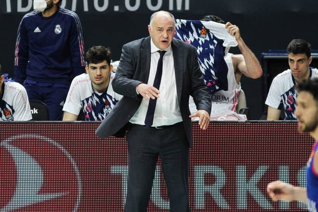 April 27, 2021, MADRID, MADRID, SPAIN: Pablo Laso, head coach of Real Madrid in action during the 2020 2021 Turkish Airlines Euroleague Play Off Game 3 between Real Madrid and Anadolu Efes Istanbul at WiZink Center on April 27, 2021 in Madrid, Spain. MADRID SPAIN - ZUMAa181 20210427_zaa_a181_151 Copyright: xIrinaxR.xHipolitox
