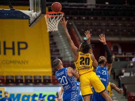 Rasheed Moore Fraport Skyliners, 20 , Desi Rodiguez MHP Riesen Ludwigsburg, 20 , Kamari Murphy Fraport Skyliners, 21 , MHP Riesen Ludwigsburg vs FRAPORT SKYLINERS, Basketball, Bundesliga, easycredit BBL, 27 04 2021, MHP Riesen Ludwigsburg vs FRAPORT SKYLINERS, Basketball, Bundesliga, easycredit BBL, 27 04 2021 Ludwigsburg Copyright: xEibner-Pressefoto SaschaxWaltherx EP_swa