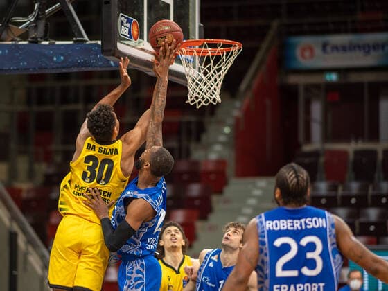 Kamari Murphy Fraport Skyliners, 21 , Oscar DA Silva MHP Riesen Ludwigsburg, 30 , MHP Riesen Ludwigsburg vs FRAPORT SKYLINERS, Basketball, Bundesliga, easycredit BBL, 27 04 2021, MHP Riesen Ludwigsburg vs FRAPORT SKYLINERS, Basketball, Bundesliga, easycredit BBL, 27 04 2021 Ludwigsburg Copyright: xEibner-Pressefoto SaschaxWaltherx EP_swa