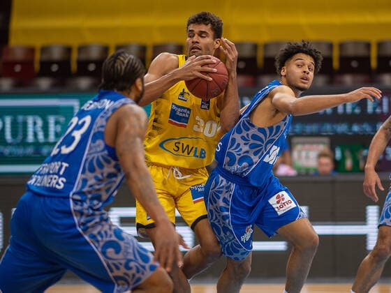 Quantez Robertson Fraport Skyliners, 23 , Oscar DA Silva MHP Riesen Ludwigsburg, 30 , Maximilian Begue Fraport Skyliners, 03 , MHP Riesen Ludwigsburg vs FRAPORT SKYLINERS, Basketball, Bundesliga, easycredit BBL, 27 04 2021, MHP Riesen Ludwigsburg vs FRAPORT SKYLINERS, Basketball, Bundesliga, easycredit BBL, 27 04 2021 Ludwigsburg Copyright: xEibner-Pressefoto SaschaxWaltherx EP_swa