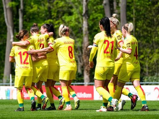 Cologne, Germany, April 28th 202 Fc Koeln player clebebrate their teams first goal during the 2. Frauen Bundesliga game between 1. Fc Koeln and Fc Bayern Muenchen II at the Franz-Kremer Stadion in Cologne, Germany. 2. Frauen Bundesliga - 1. Fc Koeln v Fc Bayern Muenchen II 