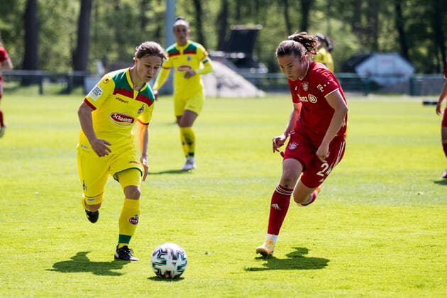 2 Women Football Bundesliga, 1 FC Koeln FC Bayern Muenchen II 28 04 2021 Alicia Sophie Gudorf 12, 1 FC Koeln , Julia Pollak 24, FC Bayern Muenchen II 2 Women Football Bundesliga, 1 FC Koeln FC Bayern Muenchen II, Koeln, Geissbockheim DFL REGULATIONS PROHIBIT ANY USE OF PHOTOGRAPHS AS IMAGE SEQUENCES AND OR QUASI VIDEO Copyright: xBEAUTIFULxSPORTS Wunderlx