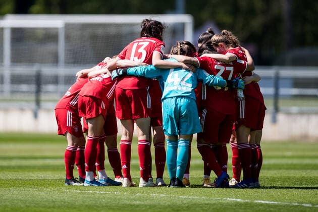 2 Womens Bundesliga, 1 FC Koeln FC Bayern Muenchen II 28 04 2021 The women of FC Bayern Muenchen II before the start of the match 2 Womens Bundesliga, 1 FC Koeln FC Bayern Muenchen II, Koeln, Geissbockheim DFL REGULATIONS PROHIBIT ANY USE OF PHOTOGRAPHS AS IMAGE SEQUENCES AND OR QUASI VIDEO Copyright: xBEAUTIFULxSPORTS Wunderlx