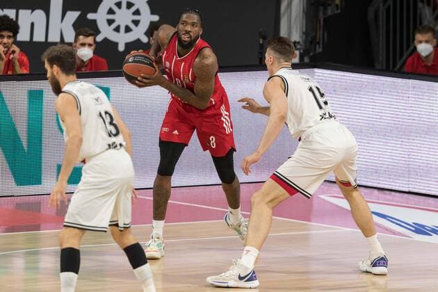 Basketball, Euroleague, day0 04 2021, FC Bayern Munich Armani Olimpia Milan Pictured Jalen REYNOLDS FC Bayern Munich, 8 and Kaleb TARCZEWSKI Armani Olimpia Milan, 15 Munich Audi Dome Bayern Germany. Copyright: Passion2Press.dex xMarkusxFischerx