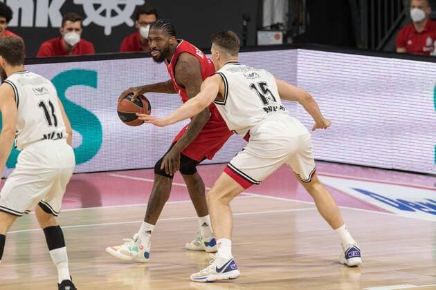 Basketball, Euroleague, day0 04 2021, FC Bayern Munich Armani Olimpia Milan Pictured Jalen REYNOLDS FC Bayern Munich, 8 and Kaleb TARCZEWSKI Armani Olimpia Milan, 15 Munich Audi Dome Bayern Germany. Copyright: Passion2Press.dex xMarkusxFischerx