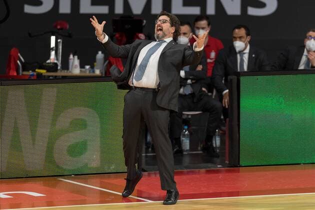 Basketball, Euroleague, day0 04 2021, FC Bayern Munich Armani Olimpia Milan In the picture Head coach of FC Bayern Munich Andrea TRINCHIERI rages out dissatisfied Munich Audi Dome Bayern Germany Copyright: Passion2Press.dex xMarkusxFischerx