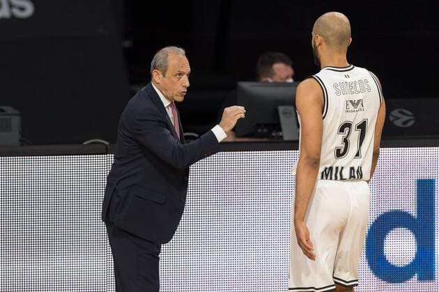 Basketball, Euroleague, day0 04 2021, FC Bayern Munich Armani Olimpia Milan In the picture Head Coach of Armani Olimpia Milan Ettore MESSINA and Shavon SHIELDS Armani Olimpia Milan, 31 Munich Audi Dome Bayern Germany Copyright: Passion2Press.dex xMarkusxFischerx