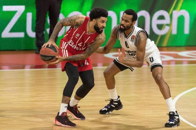 Basketball, Euroleague, day0 04 2021, FC Bayern Munich Armani Olimpia Milan Pictured Dennis Jerome SEELEY FC Bayern Munich, 4 and Kevin PUNTER Armani Olimpia Milan, 0 Munich Audi Dome Bayern Germany. Copyright: Passion2Press.dex xMarkusxFischerx