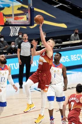 Denver Nuggets center Nikola Jokic 15 goes in for a basket during a NBA, Basketball Herren, USA game, at the Ball Arena in Denver, CO, US, 28 April 2021. New Orleans Pelicans at Denver Nuggets !ACHTUNG: NUR REDAKTIONELLE NUTZUNG!  Copyright: xToddxPiersonx AME3530 20210429-637552646196871186
