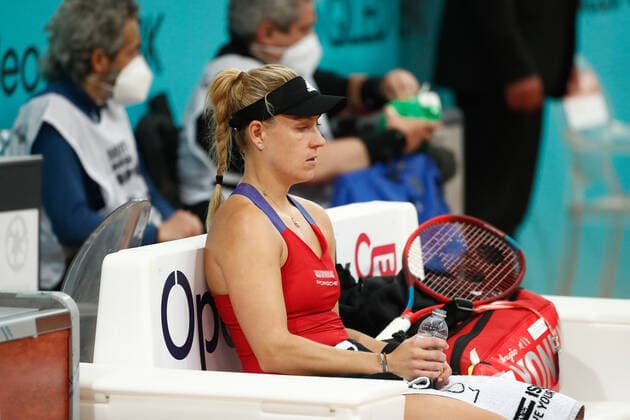 April 29, 2021, MADRID, MADRID, SPAIN: Angelique Kerber of Germany gestures during her Women s Singles match against Marketa Vondrousova of Czech Republic during the WTA, Tennis Damen 1000 - Mutua Madrid Open 2021 at La Caja Magica on April 29, 2021 in Madrid, Spain. MADRID SPAIN - ZUMAa181 20210429_zaa_a181_068 Copyright: xOscarxJ.xBarrosox