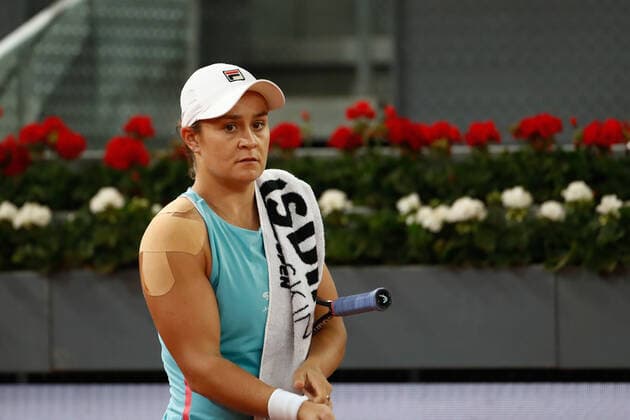 April 29, 2021, MADRID, MADRID, SPAIN: Ashleigh Barty of Australia celebrates the victory during her Women s Singles match against Shelby Rogers of United States during the WTA, Tennis Damen 1000 - Mutua Madrid Open 2021 at La Caja Magica on April 29, 2021 in Madrid, Spain. MADRID SPAIN - ZUMAa181 20210429_zaa_a181_161 Copyright: xOscarxJ.xBarrosox