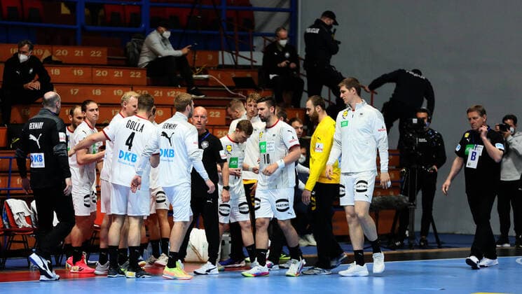 29.04.2021 Bugojno Bosnia Herzegovina-Germany EHF 2022 European qualifiers men s handball Germans players during match L-R: Juri Knorr,Patrick Wiencek,Dennis Finke(physio),Fabien Wiede,Andreas Wolff,Finn Lemke,Alfred Gislason(head coach) :Str