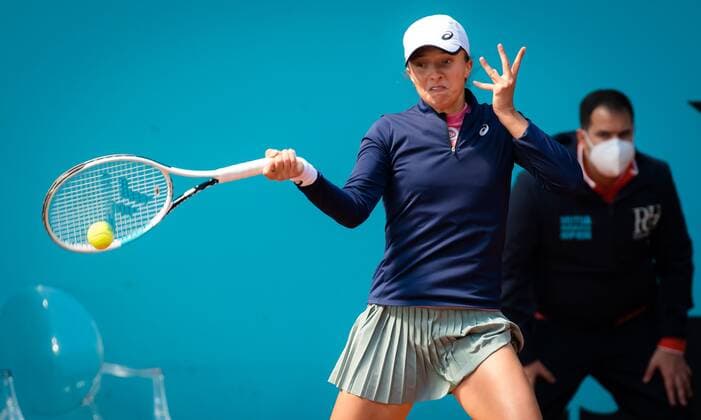 Mandatory Credit: Photo by Rob Prange Shutterstock (11876051ch) Iga Swiatek of Poland in action during the first round of the 2021 Mutua Madrid Open WTA, Tennis Damen 1000 tournament Mutua Madrid Open, Tennis, La Caja Magica, Madrid, Spain - 29 Apr 2021 Mutua Madrid Open, Tennis, La Caja Magica, Madrid, Spain - 29 Apr 2021  Copyright: xRobxPrange Shutterstockx 11876051ch