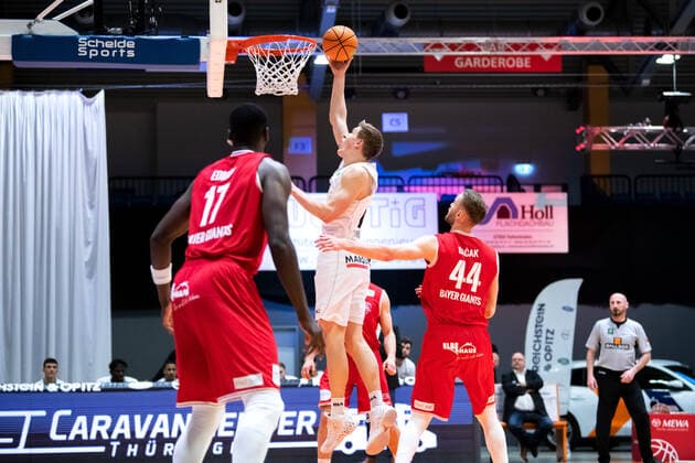 BARMER 2 Basketball Bundesliga ProA Playoff Matchday 5 Season 2020 2021 on 29 4 2021 Science City Jena vs Bayer Giants Leverkusen center Robin Lodders Jena with the basket against right Marko Bacak Leverkusen Sparkassen Arena