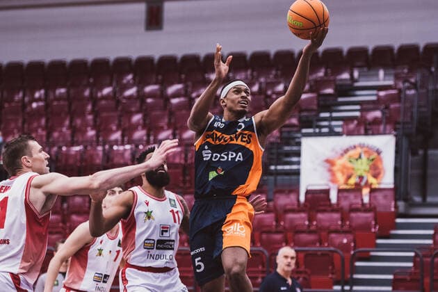 ProA Playoffs Artland Dragons vs ROSTOCK SEAWOLVES, 29 04 2021 Christopher John Carter Rostock Seawolves, 5 ProA Playoffs Artland Dragons vs ROSTOCK SEAWOLVES on 29 04 2021 in Quakenbrueck Artland Arena , Germany, Copyright: xBEAUTIFULxSPORTS Neddermannx