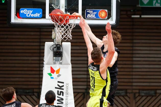 31 Matchday of the easyCredit BBL Basketball Bundesliga on 29 April 2021at the Oberfrankenhalle in Bayreuth Bavaria Germany season 2020 2021 Medi Bayreuth vs Basketball Hamburg Towers Andreas Seiferth Medi Bayreuth 11 left Justus Hollatz Hamburg Towers 21 right