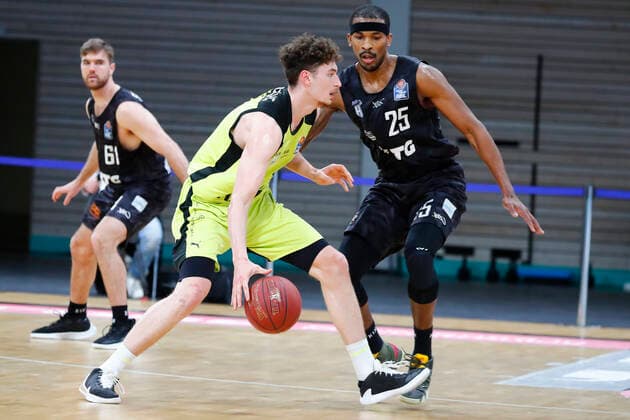 31 Matchday of the easyCredit BBL Basketball Bundesliga on 29 April 2021at the Oberfrankenhalle in Bayreuth Bavaria Germany season 2020 2021 Medi Bayreuth vs Basketball Hamburg Towers Kay Bruhnke Medi Bayreuth 9 left Terry Allen Hamburg Towers 25 right