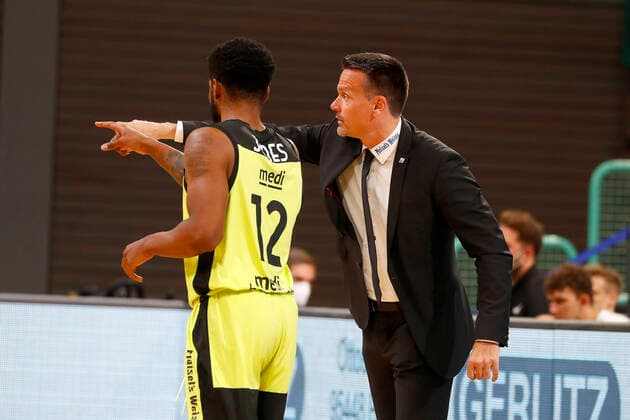 31 Matchday of the easyCredit BBL Basketball Bundesliga on 29 April 2021in the Oberfrankenhalle in Bayreuth Bavaria Germany season 2020 2021 Medi Bayreuth against Basketball Hamburg Towers Lazeric Jones Medi Bayreuth 12 left Raoul Korner Medi Bayreuth coach right