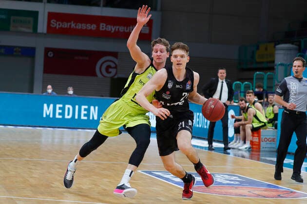 31 Matchday of the easyCredit BBL Basketball Bundesliga on 29 April 2021at the Oberfrankenhalle in Bayreuth Bavaria Germany season 2020 2021 Medi Bayreuth vs Basketball Hamburg Towers David Walker Medi Bayreuth23 left Justus Hollatz Hamburg Towers 21 right