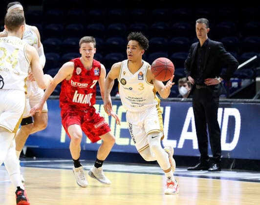 Löwen Braunschweig vs Würzburg, BBL Braunschweig, 29 04 2021, BASKETBALL easyCredit BBL Basketball Bundesliga, Löwen Braunschweig vs s Oliver Würzburg, season 2020 21 Nils Haßfurther s Oliver Würzburg , Garai Zeeb Löwen Braunschweig Braunschweig