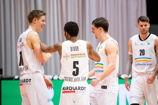 BARMER 2 Basketball Bundesliga ProA Playoff Matchday 5 Season 2020 2021 on 29 4 2021 Science City Jena vs Bayer Giants Leverkusen v li cheer after the success against Leverkusen Robin Lodders Jena , Zamal Nixon Jena and Dennis Nawrocki Jena Sparkassen Arena