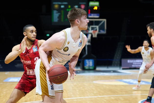 Luc van Slooten No 4 Basketball Loewen Braunschweig Basketball Loewen Braunschweig soliver Wuerzburg Basketball Loewen Braunschweig soliver Wuerzburg, Basketball, BBL, season 2020 2021, 29 04 2021 Braunschweig. Copyright: xEibner-Pressefoto DanielxReineltx EP_DRT