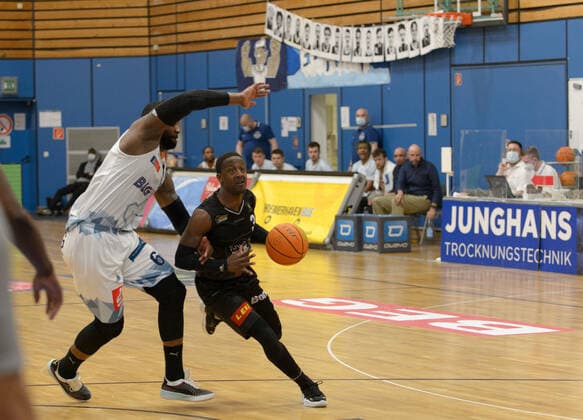 Will William Lee DANIELS 6 Eisbaeren Bremerhaven , Richard WILLIAMS 3 VfL Kirchheim Knights Eisbären Bremerhaven vs VfL Kirchheim Knights, Basketball, 2 Bundesliga ProA, 29 04 2021, 5 game day of playoffs, Season 2020 2021 Copyright xErikxHillmer EIBNERx EP ehr Eisbären Bremerhaven vs VfL Kirchheim Knights, Basketball, 2 Bundesliga ProA, 29 04 2021, 5 matchday of the playoffs, Season 2020 2021 Bremerhaven Copyright: xErikxHillmer EIBNERx EP_ehr