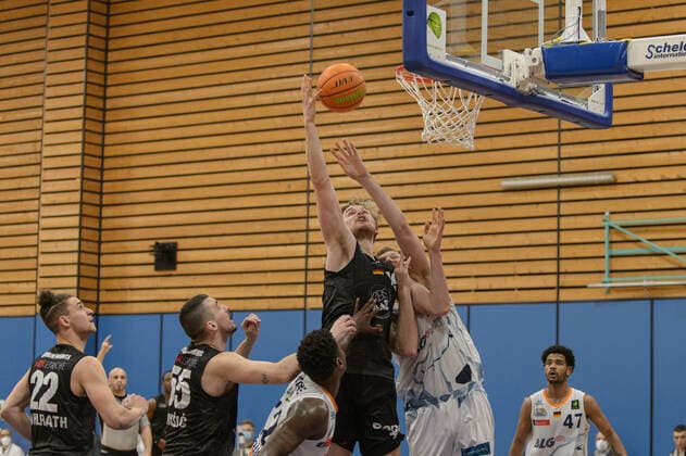 Basketball, 2. BL, ProA, Playoffs, Eisbären Bremerhaven - Kirchheim Knights