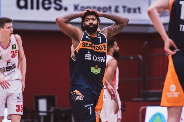 ProA Playoffs Artland Dragons vs ROSTOCK SEAWOLVES, 29 04 2021 Trevor Marquese Lacey Rostock Seawolves, 7 ProA Playoffs Artland Dragons vs ROSTOCK SEAWOLVES on 29 04 2021 in Quakenbrueck Artland Arena , Germany, Copyright: xBEAUTIFULxSPORTS Neddermannx