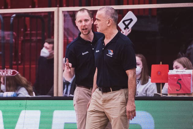 ProA Playoffs Artland Dragons vs ROSTOCK SEAWOLVES, 29 04 2021 Christian Held Rostock Seawolves, Assistant Coach , Dirk Bauermann Rostock Seawolves, Head Coach ProA Playoffs Artland Dragons vs ROSTOCK SEAWOLVES on 29 04 2021 in Quakenbrueck Artland Arena , Germany, Copyright: xBEAUTIFULxSPORTS Neddermannx
