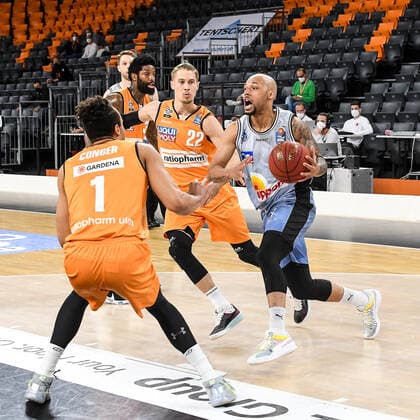 GER, BBL, ratiopharm ulm vs HAKRO Merlins Crailsheim 29 04 2021, ratiopharm arena, Neu Ulm, GER, BBL, ratiopharm ulm vs HAKRO Merlins Crailsheim, pictured Maurice Stuckey Crailsheim, 3 , Demitrius Conger Ulm, 1 and Thomas Klepeisz Ulm, 22. nordphotoxGmbHx xHafner nph00200
