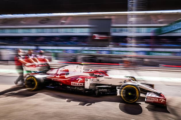 pitstop practice Alfa Romeo Racing ORLEN C41, during the Formula 1 Heineken Grande PrŽmio de Portugal 2021 from April 30 to May 2, 2021 on the Algarve International Circuit, in Portimao, Portugal FORMULE 1 : Grand Prix du Portugal - Preparations - Portimao - 29 04 2021 DPPI Panoramic  00121005_AV6_7418
