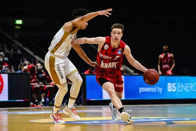 Basketball Men easyCredit BBL 31 Matchday Basketball Lions Braunschweig s Oliver Würzburg on 28 04 2021 at the Volkswagen Hall in Braunschweig Garai Zeeb Basketball Loewen Braunschweig and Nils Hassfurther s Oliver Wuerzburg xMNx