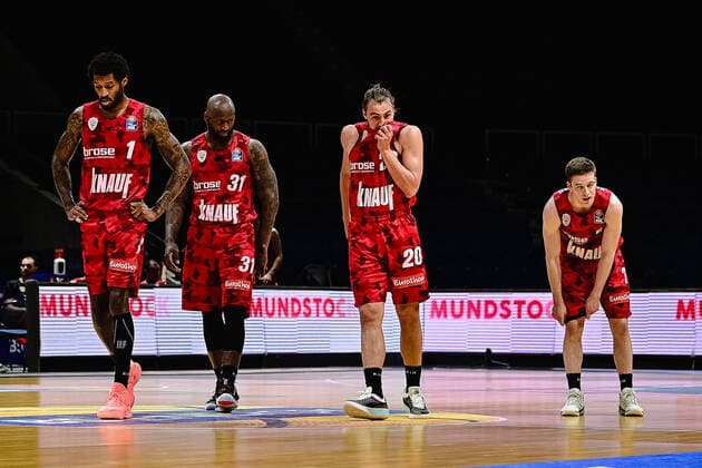 Basketball Men easyCredit BBL 31 Matchday Basketball Löwen Braunschweig s Oliver Würzburg on 28 04 2021 at the Volkswagen Halle in Braunschweig f li Perry Jones III s Oliver Wuerzburg , Murphy Holloway s Oliver Wuerzburg , Julian Albus s Oliver Wuerzburg and Nils Hassfurther s Oliver Wuerzburg xMNx