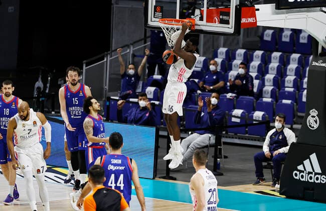 Cuarto partido de cuartos de final de Euroliga entre el Real Madrid y el Anadolu Efes. En la imagen, Garuba. Europaleague quarterfinals fourth round match between Real Madrid and Anadolu Efes. In this picture, Garuba. 