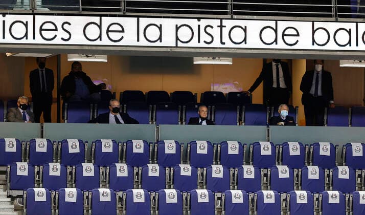 Cuarto partido de cuartos de final de Euroliga entre el Real Madrid y el Anadolu Efes. En la imagen, Florentino PÃ rez. Europaleague quarterfinals fourth round match between Real Madrid and Anadolu Efes. In this picture, Florentino PÃ rez. 