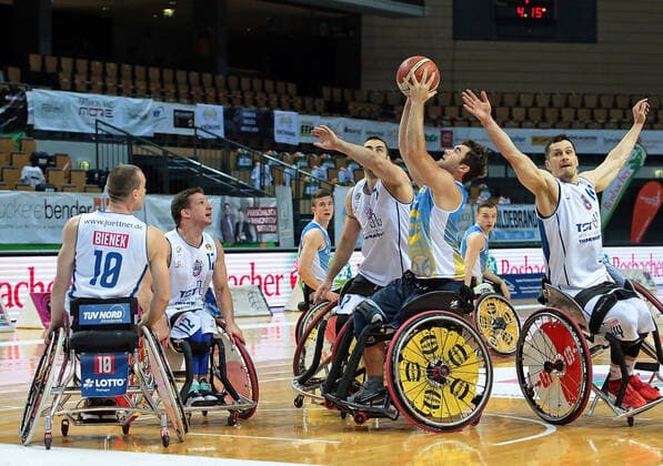 30 04 2021, xovx, Wheelchair Basketball Champions Cup 2021, RSB Thuringia Bulls Baskets 96 Rahden v l Andre Bienek RSB Thuringia Bulls , Jens Albrecht RSB Thuringia Bulls , Vahid Gholamazad RSB Thuringia Bulls , Tom Smith Baskets 96 Rahden , Quinten Zantinge Baskets 96 Rahden , Aliaksandr Halouski RSB Thuringia Bulls Wetzlar Rittal Arena Hessen Germany EN