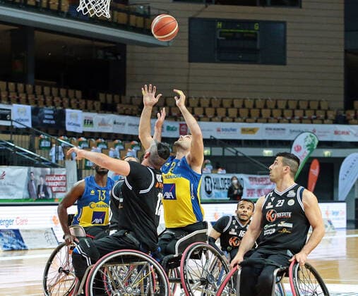 30 04 2021, xovx, Wheelchair Basketball Champions Cup 2021, CD Ilunion Madrid GSD Porto Torres v l Amadu Diallo CD Ilunion Madrid , Cristian Gomez GSD Porto Torres , Bill Latham CD Ilunion Madrid , Alessandro Pedron GSD Porto Torres , Soufyane Mehiaoui GSD Porto Torres Wetzlar Rittal Arena Hessen Germany EN