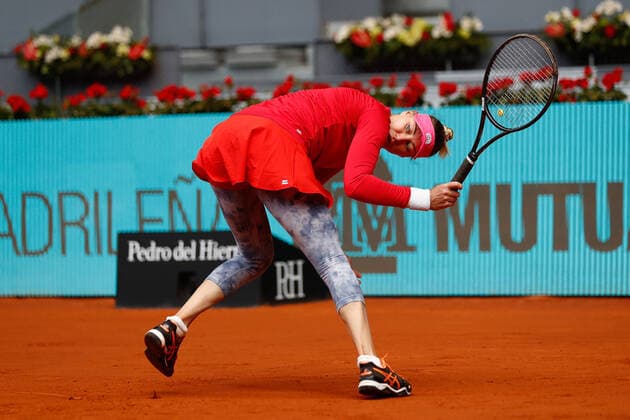 April 30, 2021, MADRID, MADRID, SPAIN: Vera Zvonareva of Russia in action during his Women s Singles match against Aryna Sabalenka of Belarus on day two of the WTA, Tennis Damen 1000 - Mutua Madrid Open 2021 at La Caja Magica on April 30, 2021 in Madrid, Spain MADRID SPAIN - ZUMAa181 20210430_zaa_a181_022 Copyright: xOscarxJ.xBarrosox