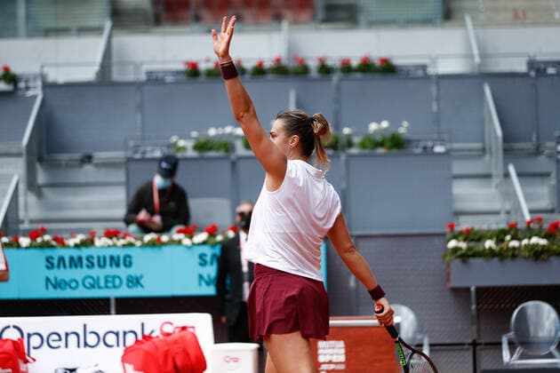 April 30, 2021, MADRID, MADRID, SPAIN: Aryna Sabalenka of Belarus saludates during his Women s Singles match against Vera Zvonareva of Russia on day two of the WTA, Tennis Damen 1000 - Mutua Madrid Open 2021 at La Caja Magica on April 30, 2021 in Madrid, Spain MADRID SPAIN - ZUMAa181 20210430_zaa_a181_025 Copyright: xOscarxJ.xBarrosox