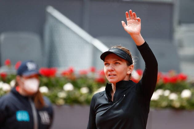 April 30, 2021, MADRID, MADRID, SPAIN: Simona Halep of Romania in action during his Women s Singles match against Sara Sorribes of Spain on day two of the WTA, Tennis Damen 1000 - Mutua Madrid Open 2021 at La Caja Magica on April 30, 2021 in Madrid, Spain MADRID SPAIN - ZUMAa181 20210430_zaa_a181_048 Copyright: xOscarxJ.xBarrosox