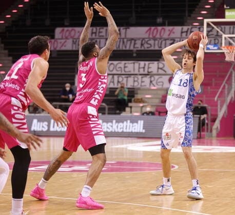 James Thompson IV Telekom Baskets Bonn vs Joe Rahon Fraport Skyliners Frankfurt easyCredit BBL 1 Bundesliga , Season 2020 2021 , Matchday 31