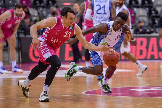 easyCredit BBL, Telekom Baskets Bonn vs Fraport Skyliners, 30 04 2021 Anthony DiLeo Telekom Baskets Bonn, 11 , Alvin Onyia Fraport Skyliners, 10 , easyCredit BBL, Telekom Baskets Bonn vs Fraport Skyliners on 30 04 2021 at Telekom Dome Bonn, Bonn Nordrhein Westfalen Copyright: xBEAUTIFULxSPORTS Mueller-Laschetx
